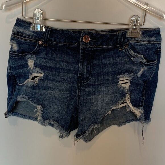Maurices Distressed Denim Short - Picture 1 of 6